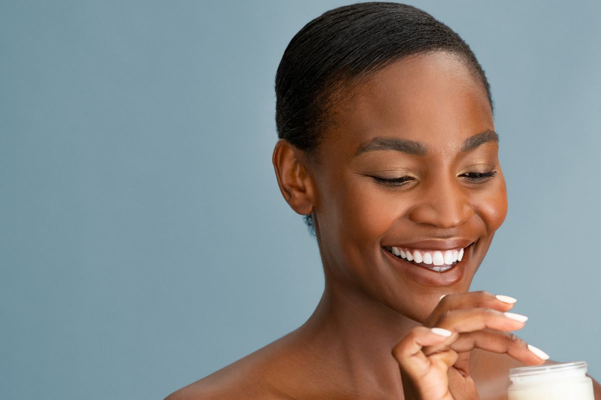 QUAL è LA DIFFERENZA TRA SIERO E CREMA VISO