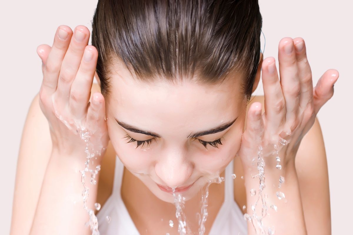come lavare correttamente il viso