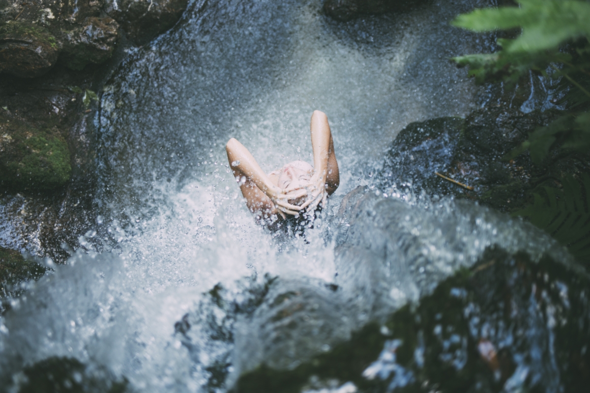 Acqua fredda sui capelli